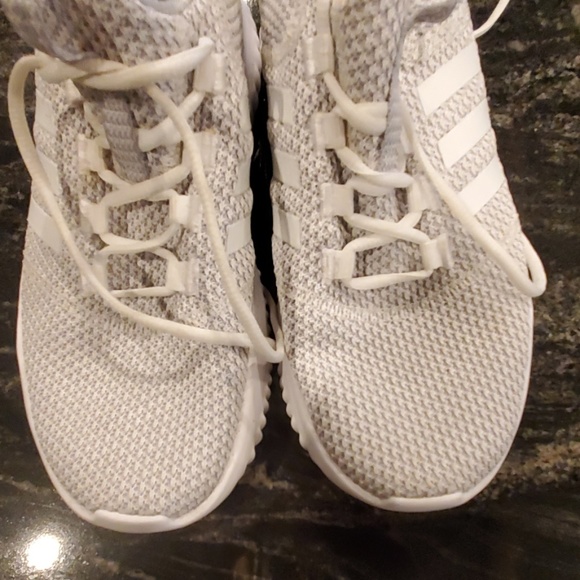 Adidas Neo- size 7 - Picture 2 of 4